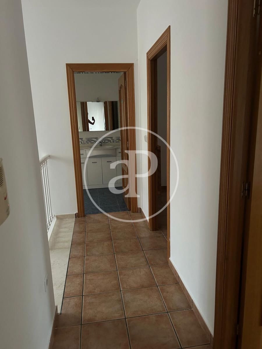 Apartamento de 4 habitaciones en Riba-roja de Túria en alquiler con piscina garaje - 2.700 € (Ref: 10062095)