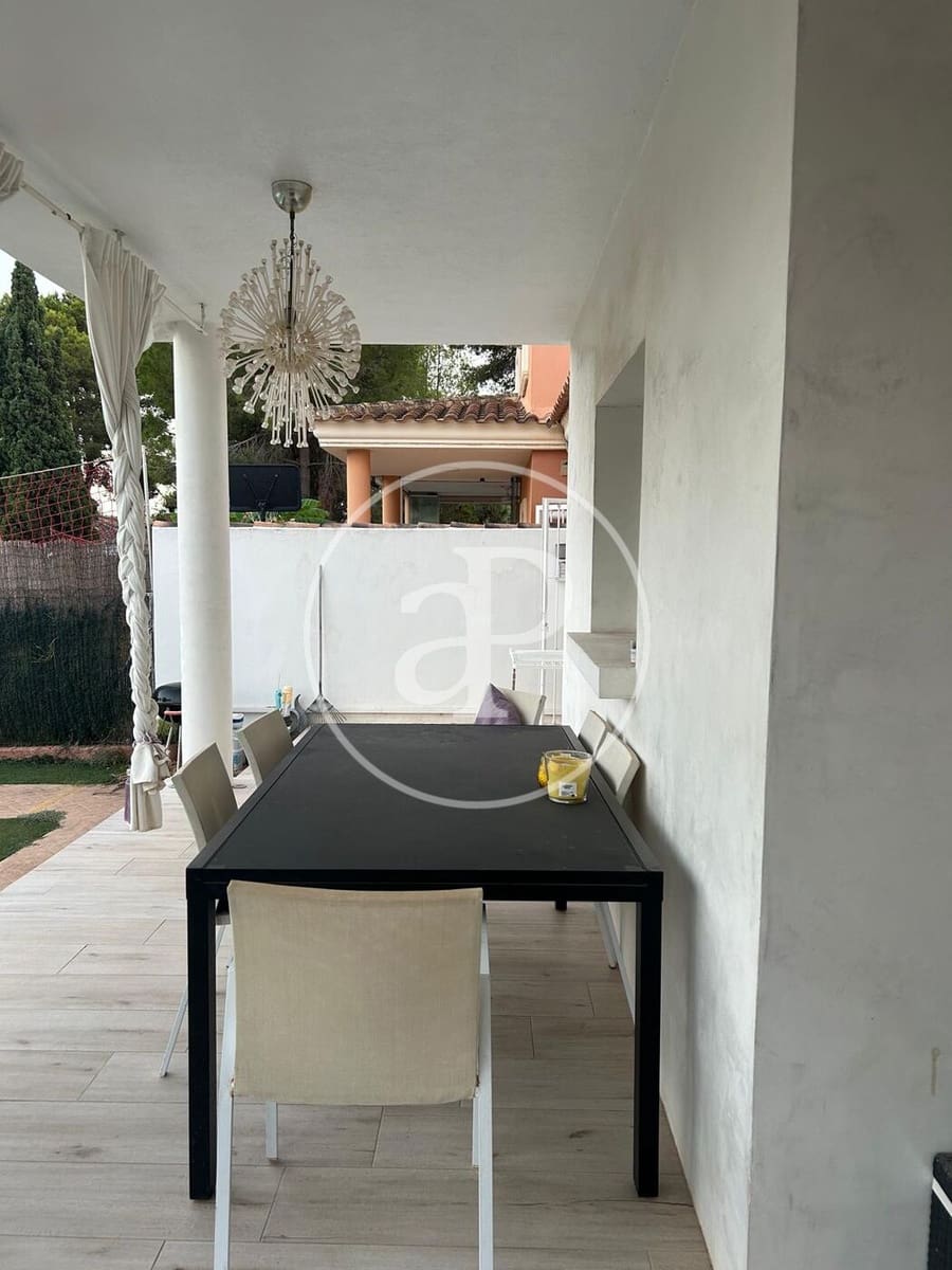 Apartamento de 4 habitaciones en Riba-roja de Túria en alquiler con piscina garaje - 2.700 € (Ref: 10062095)