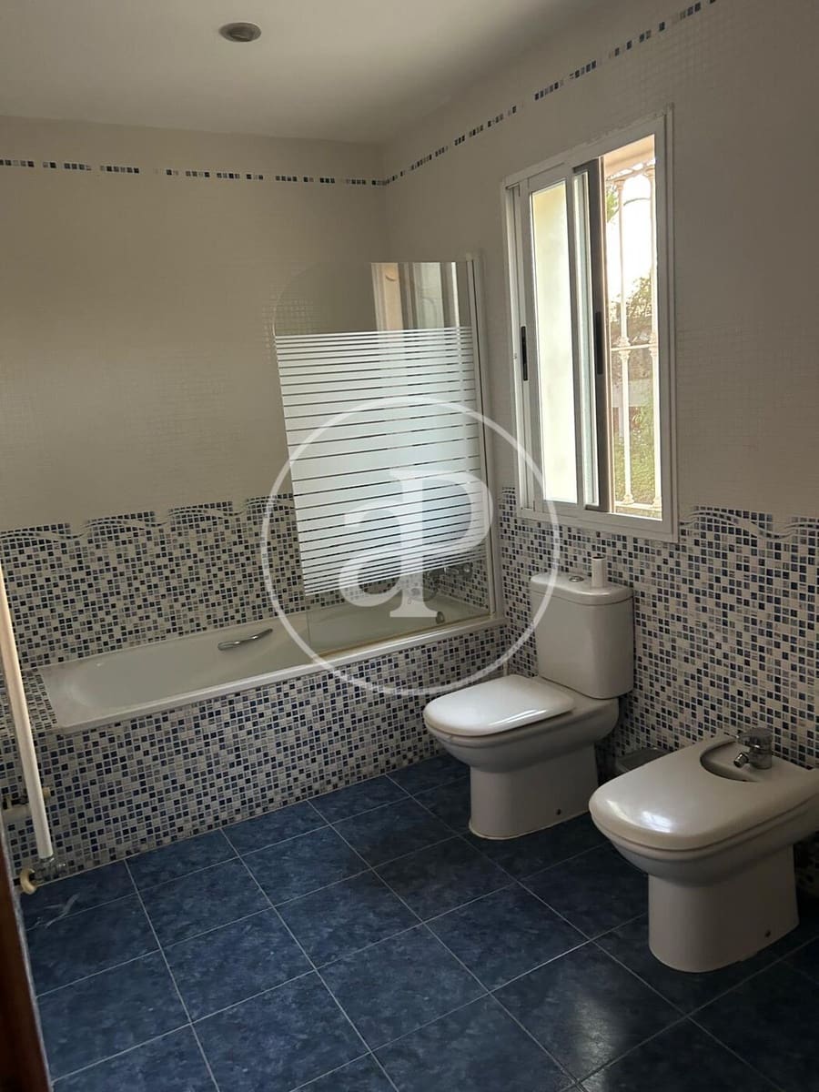 Apartamento de 4 habitaciones en Riba-roja de Túria en alquiler con piscina garaje - 2.700 € (Ref: 10062095)