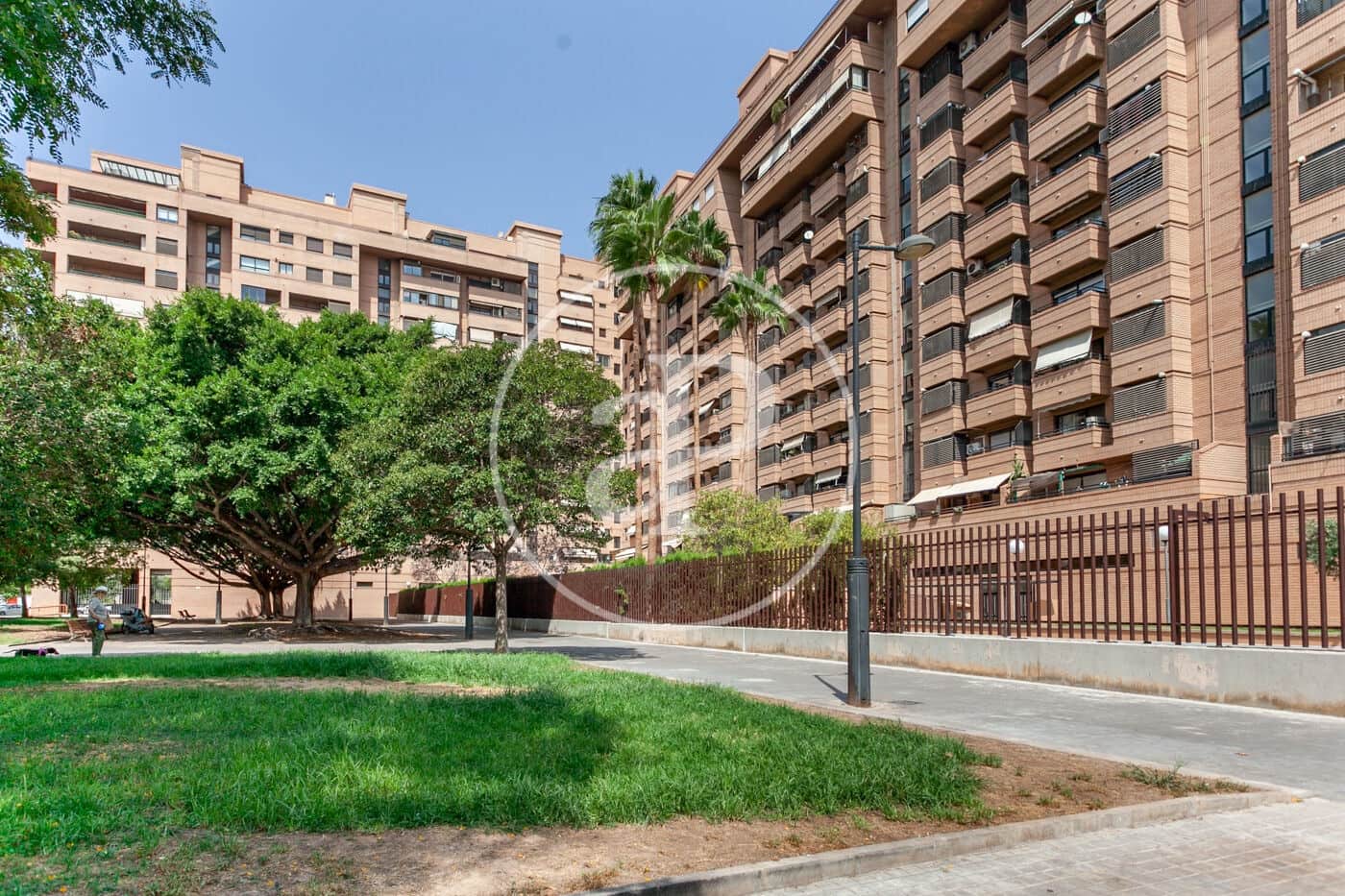 4 bedroom Penthouse for sale in Valencia city with pool garage - € 900,000 (Ref: 10062098)