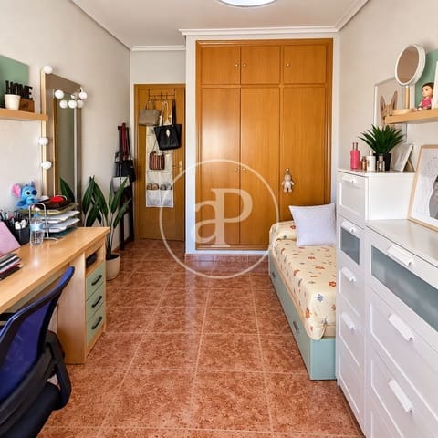 4 makuuhuone Huvila myytävänä paikassa Vilamarxant / Villamarchante - 315 000 € (Ref: 10064595)
