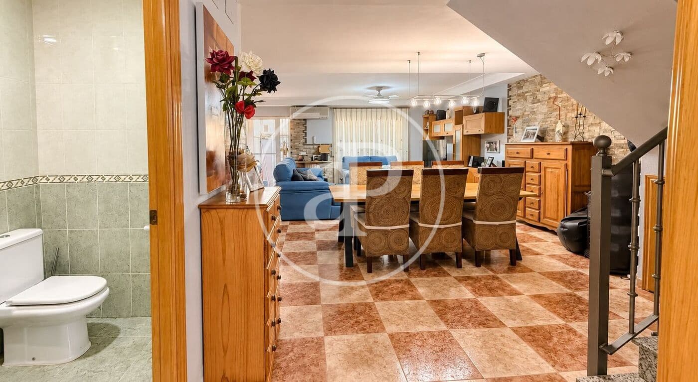 4 makuuhuone Huvila myytävänä paikassa Vilamarxant / Villamarchante - 315 000 € (Ref: 10064595)