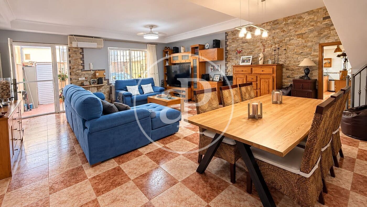 4 makuuhuone Huvila myytävänä paikassa Vilamarxant / Villamarchante - 315 000 € (Ref: 10064595)