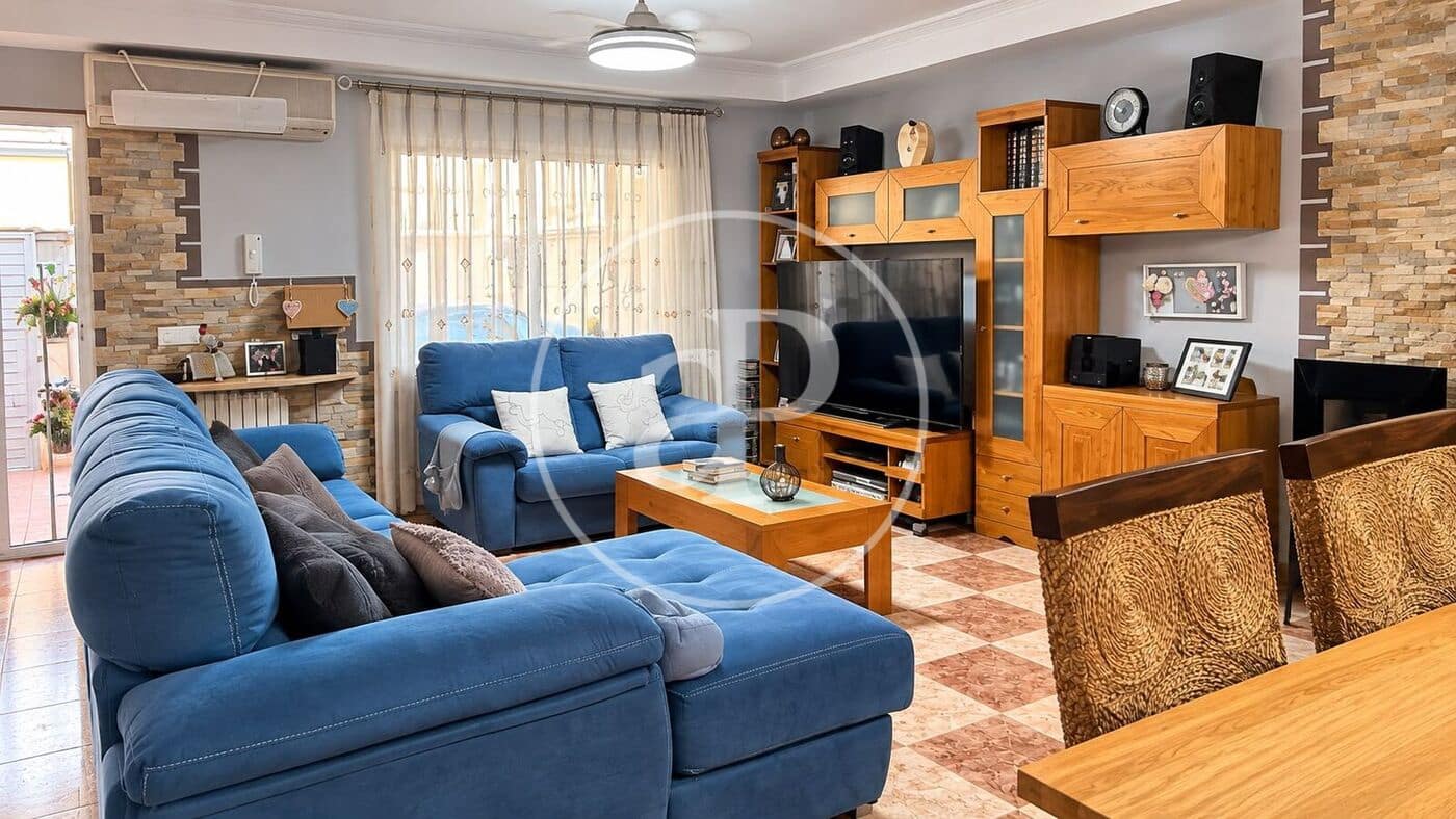 4 makuuhuone Huvila myytävänä paikassa Vilamarxant / Villamarchante - 315 000 € (Ref: 10064595)