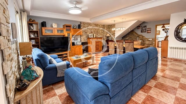 4 makuuhuone Huvila myytävänä paikassa Vilamarxant / Villamarchante - 315 000 € (Ref: 10064595)