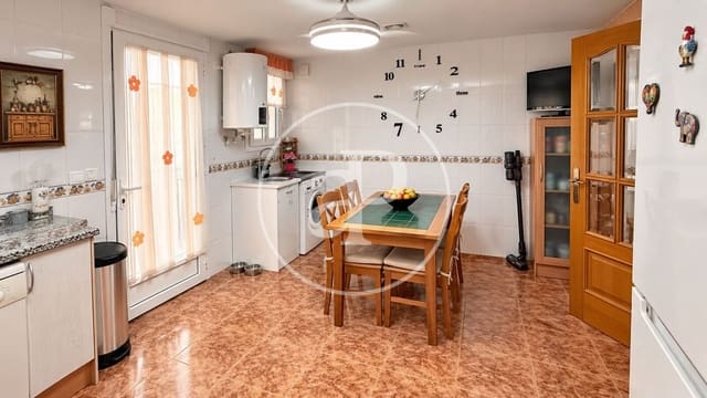 4 makuuhuone Huvila myytävänä paikassa Vilamarxant / Villamarchante - 315 000 € (Ref: 10064595)