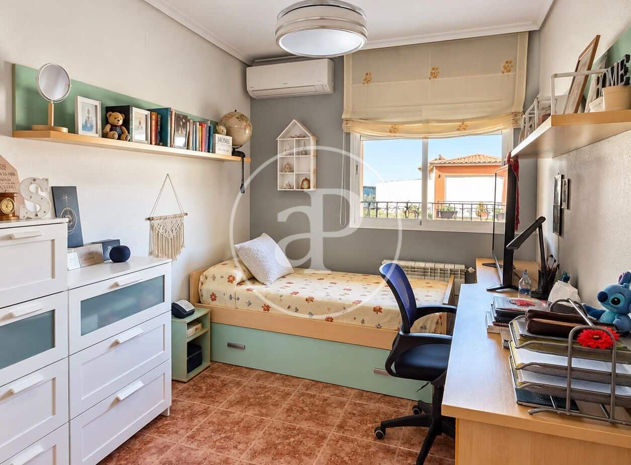 4 makuuhuone Huvila myytävänä paikassa Vilamarxant / Villamarchante - 315 000 € (Ref: 10064595)