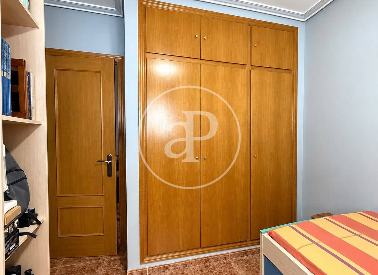 4 makuuhuone Huvila myytävänä paikassa Vilamarxant / Villamarchante - 315 000 € (Ref: 10064595)