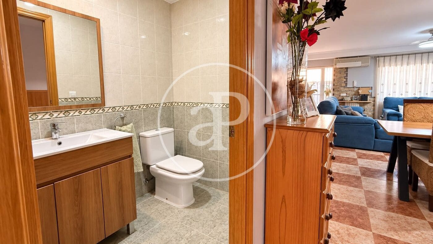 4 makuuhuone Huvila myytävänä paikassa Vilamarxant / Villamarchante - 315 000 € (Ref: 10064595)