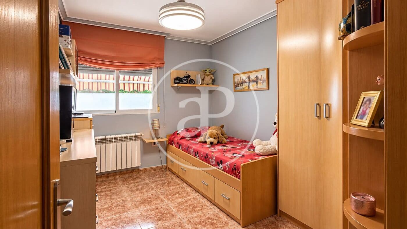 4 makuuhuone Huvila myytävänä paikassa Vilamarxant / Villamarchante - 315 000 € (Ref: 10064595)