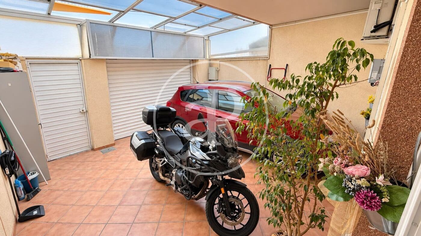 4 makuuhuone Huvila myytävänä paikassa Vilamarxant / Villamarchante - 315 000 € (Ref: 10064595)