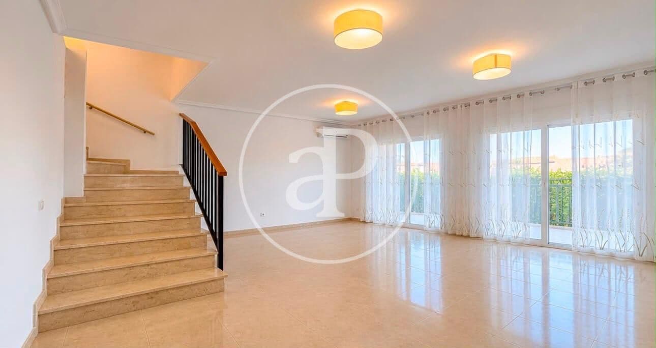 4 makuuhuone Huvila myytävänä paikassa Chiva mukana uima-altaan - 359 000 € (Ref: 10075588)