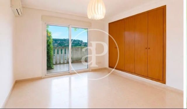 4 makuuhuone Huvila myytävänä paikassa Chiva mukana uima-altaan - 359 000 € (Ref: 10075588)