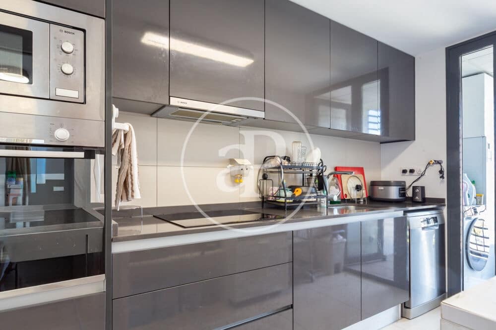 3 makuuhuone Huoneisto myytävänä paikassa Valencia kaupunki mukana uima-altaan - 778 000 € (Ref: 10075589)