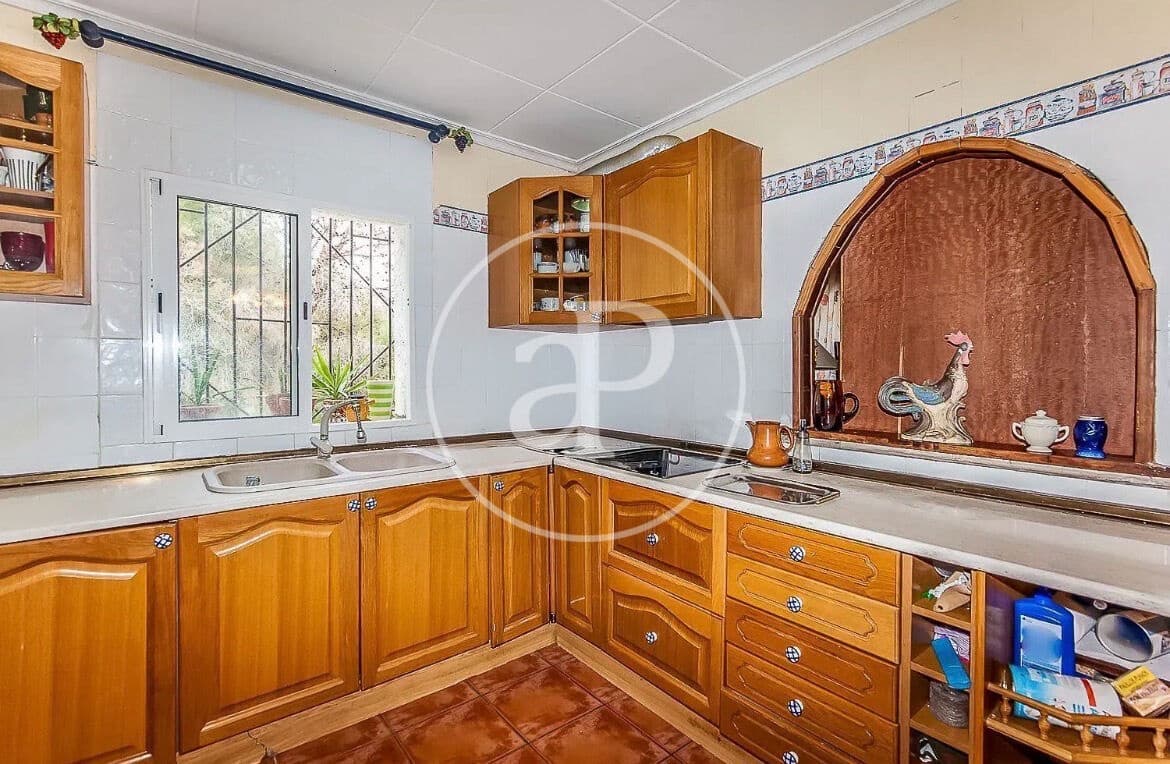 7 makuuhuone Huvila myytävänä paikassa Vilamarxant / Villamarchante mukana uima-altaan - 499 000 € (Ref: 10081103)