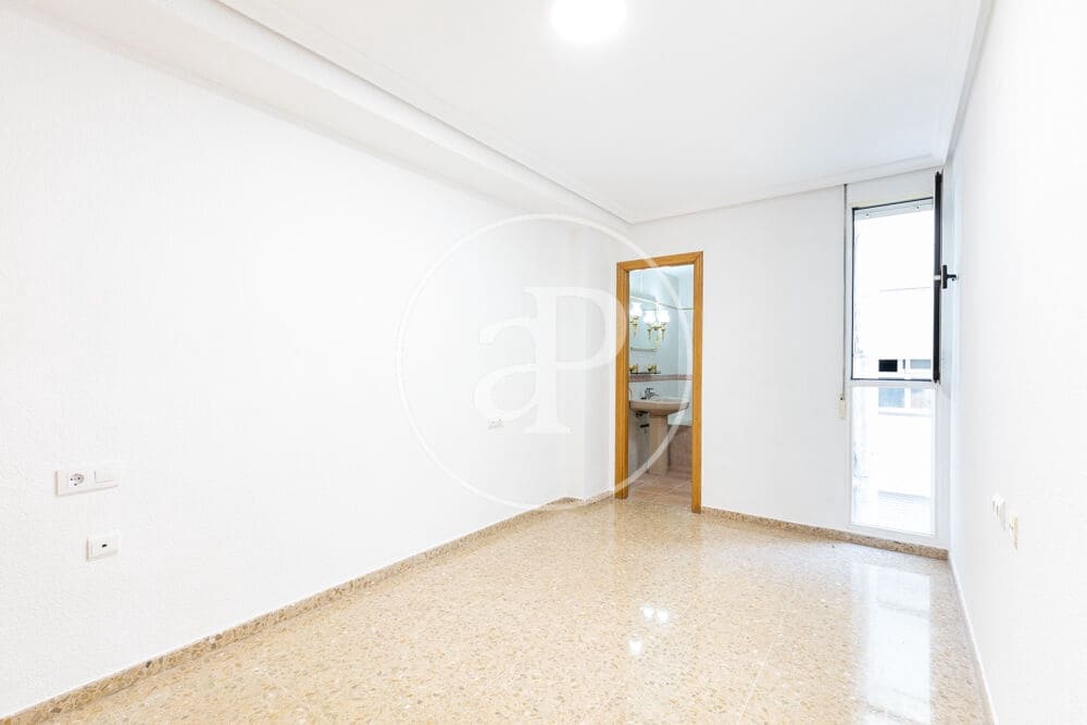3 bedroom Apartment for sale in Valencia city with garage - € 375,000 (Ref: 10081104)