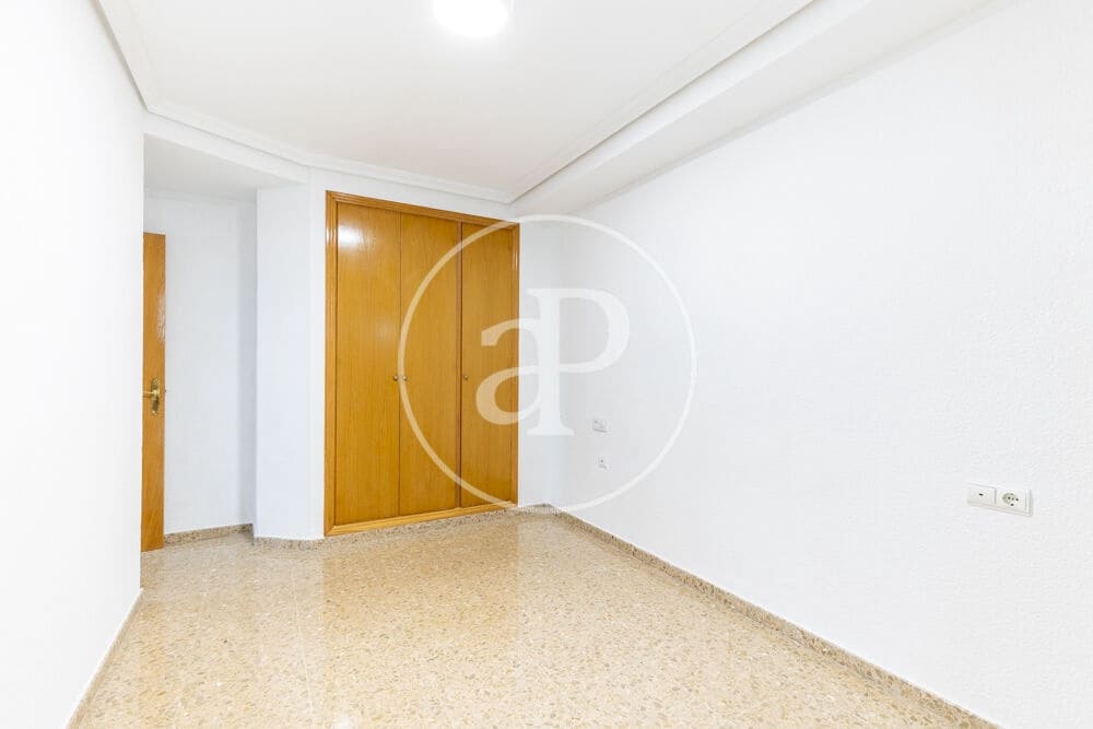 3 bedroom Apartment for sale in Valencia city with garage - € 375,000 (Ref: 10081104)