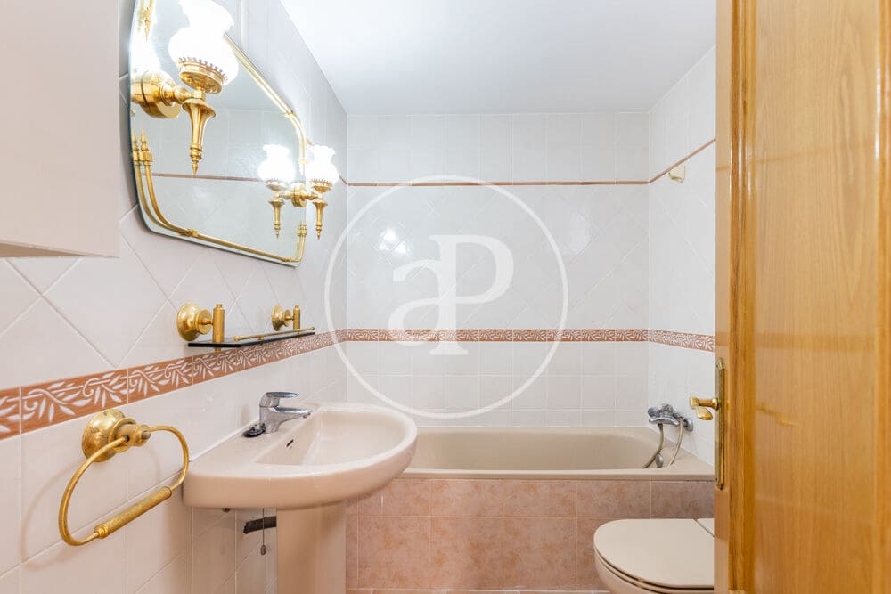 3 bedroom Apartment for sale in Valencia city with garage - € 375,000 (Ref: 10081104)