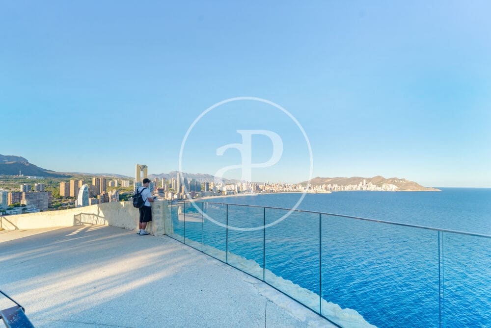2 Zimmer Apartment zu verkaufen in Benidorm mit Pool - 265.000 € (Ref: 10081105)