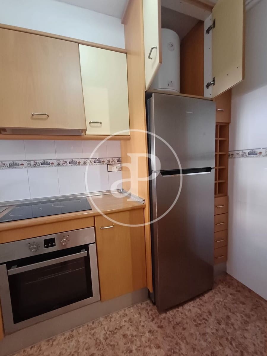 2 soverom Leilighet til leie i Arenales del Sol med svømmebasseng - € 950 (Ref: 10086085)