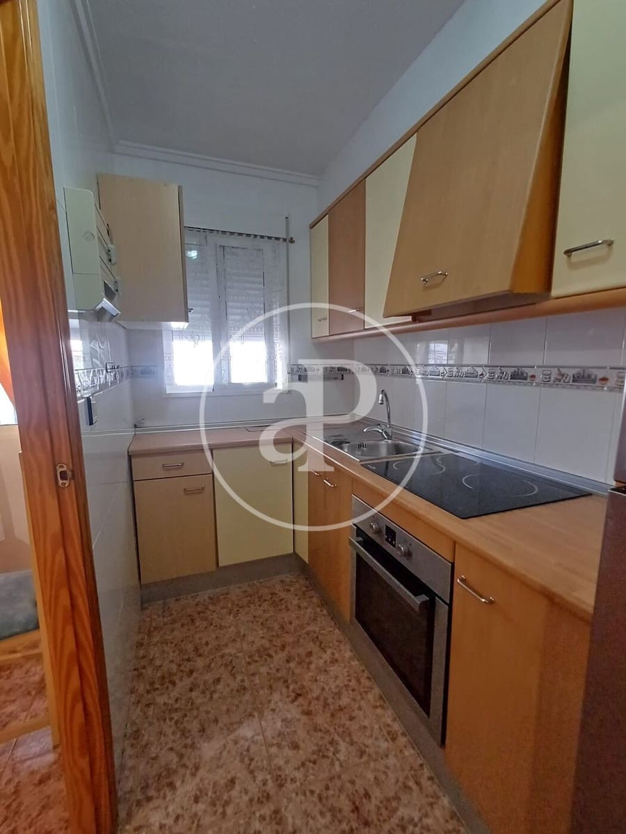 2 soverom Leilighet til leie i Arenales del Sol med svømmebasseng - € 950 (Ref: 10086085)