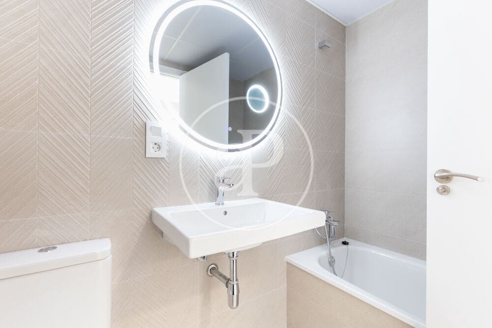 2 bedroom Apartment for sale in Valencia city with pool garage - € 375,000 (Ref: 10086087)
