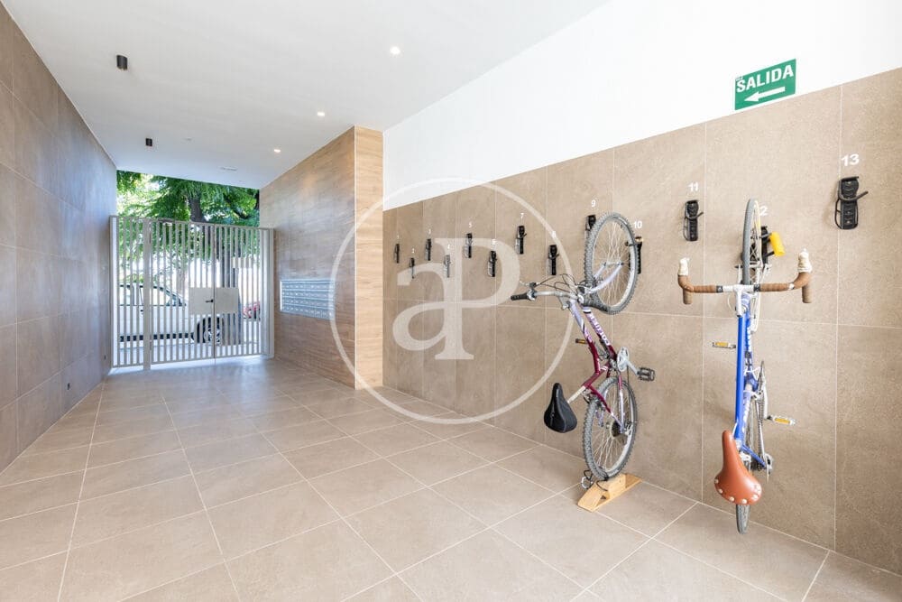 2 bedroom Apartment for sale in Valencia city with pool garage - € 375,000 (Ref: 10086087)