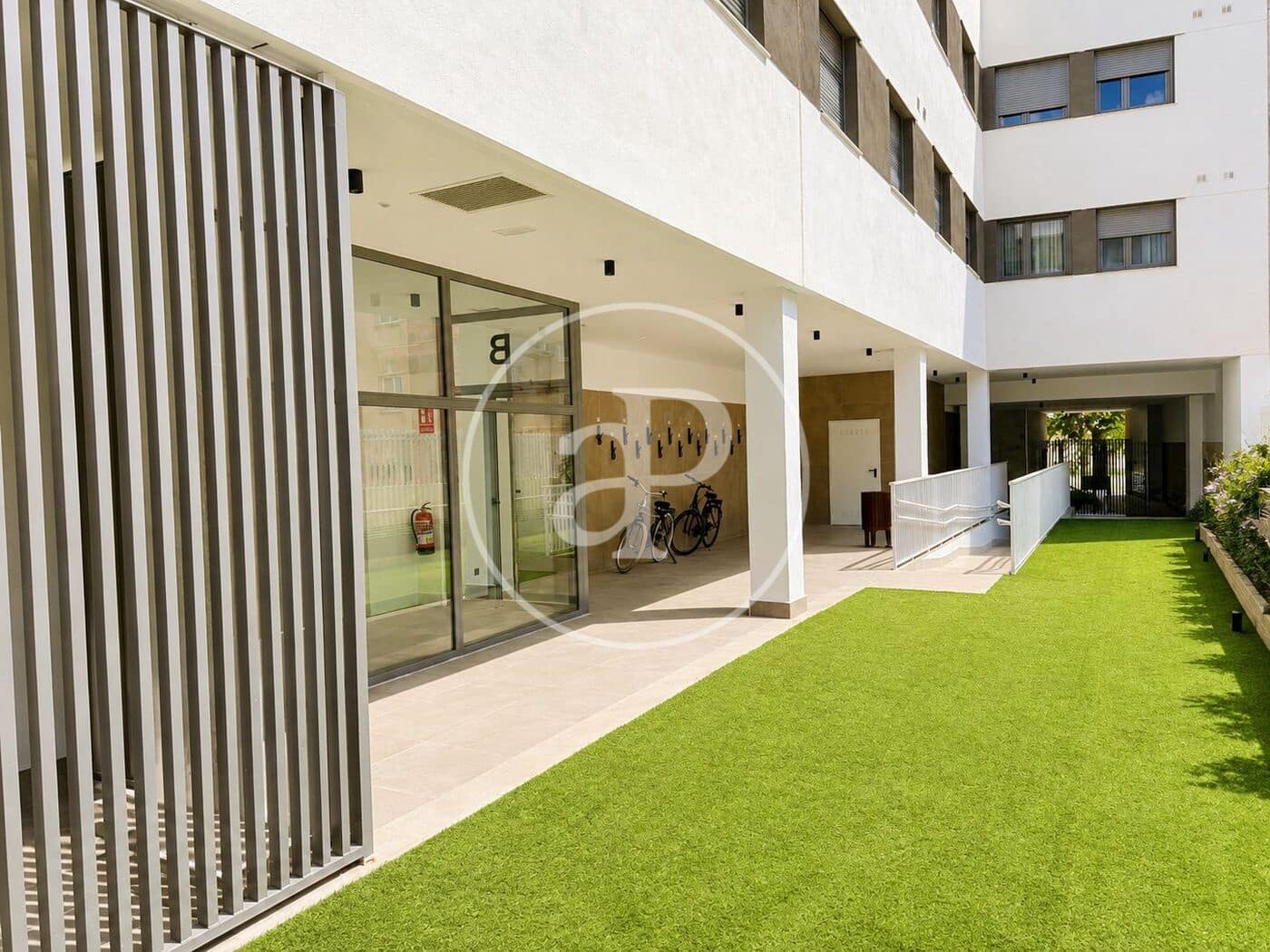 2 bedroom Apartment for sale in Valencia city with pool garage - € 375,000 (Ref: 10086087)