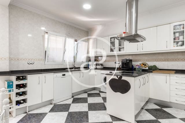 5 slaapkamer Villa te koop in Alicante stad met zwembad - € 559.000 (Ref: 10089582)