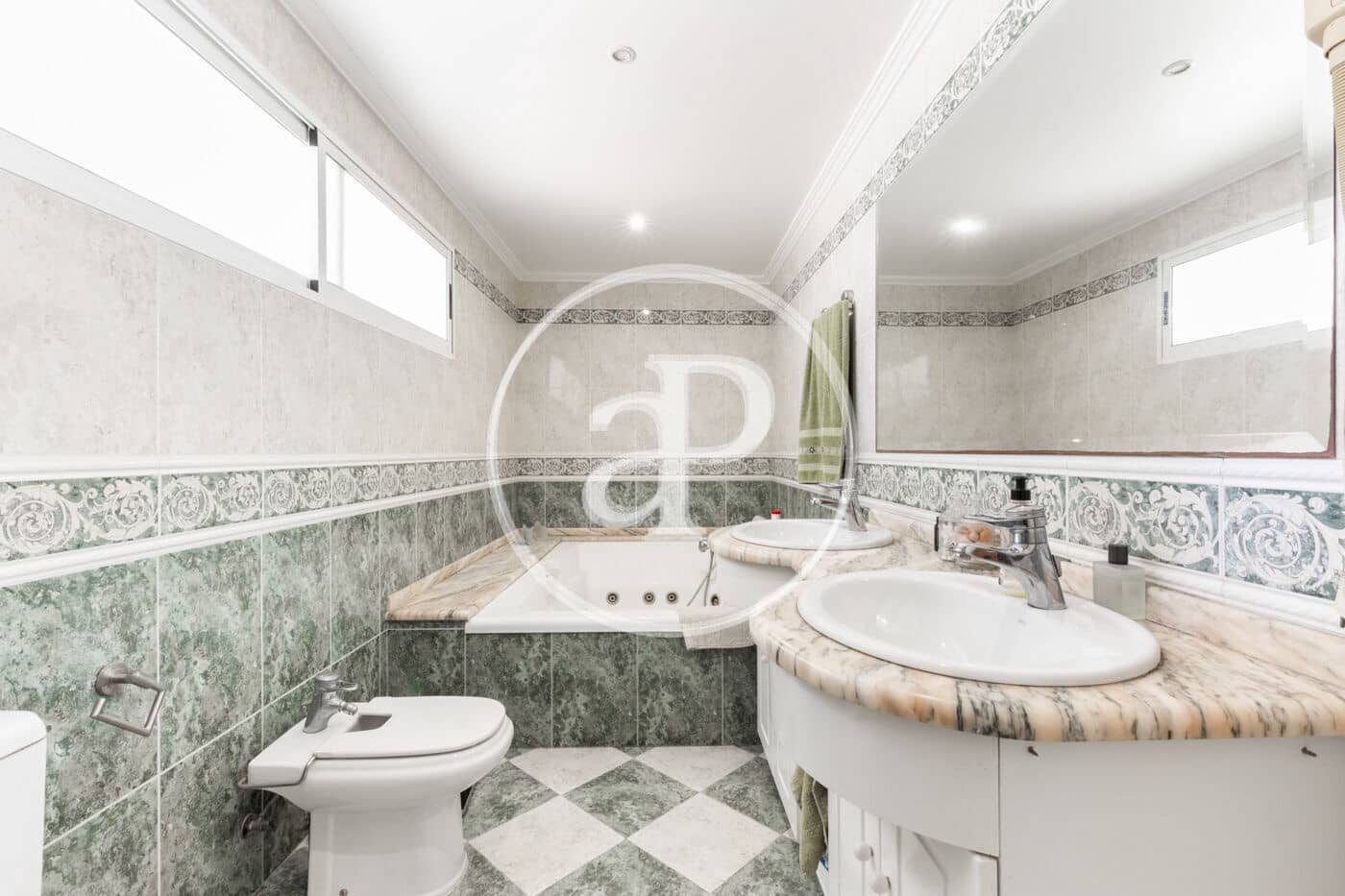 5 slaapkamer Villa te koop in Alicante stad met zwembad - € 559.000 (Ref: 10089582)