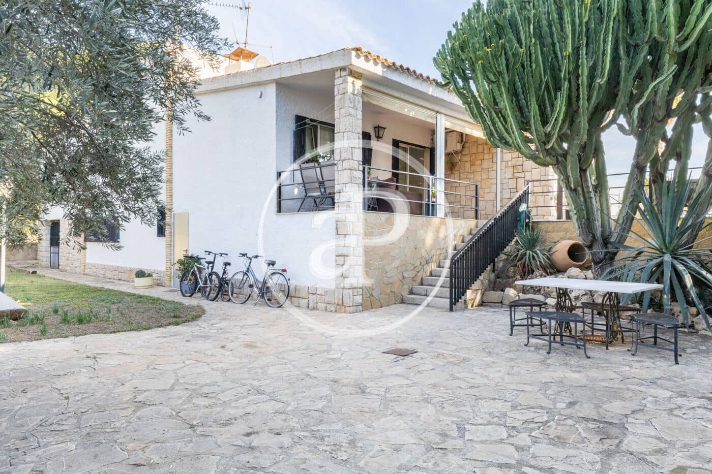 5 slaapkamer Villa te koop in Alicante stad met zwembad - € 559.000 (Ref: 10089582)