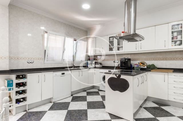 5 slaapkamer Villa te koop in Alicante stad met zwembad - € 559.000 (Ref: 10089582)