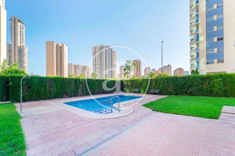 2 quarto Apartamento para venda em Benidorm com piscina - 250 000 € (Ref: 10089583)