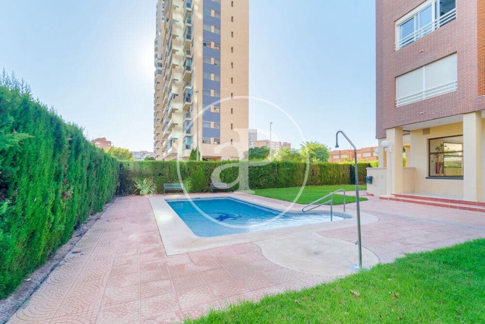 2 quarto Apartamento para venda em Benidorm com piscina - 250 000 € (Ref: 10089583)