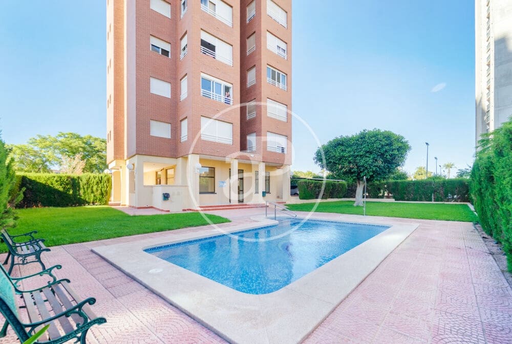 2 quarto Apartamento para venda em Benidorm com piscina - 250 000 € (Ref: 10089583)