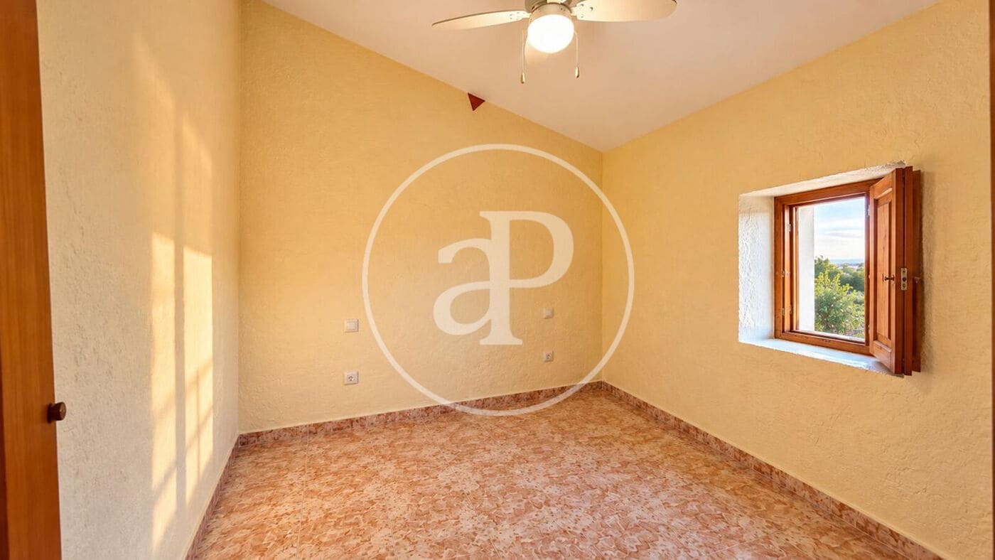 3 makuuhuone Maalaistalo myytävänä paikassa Lliria mukana uima-altaan - 449 000 € (Ref: 10089584)
