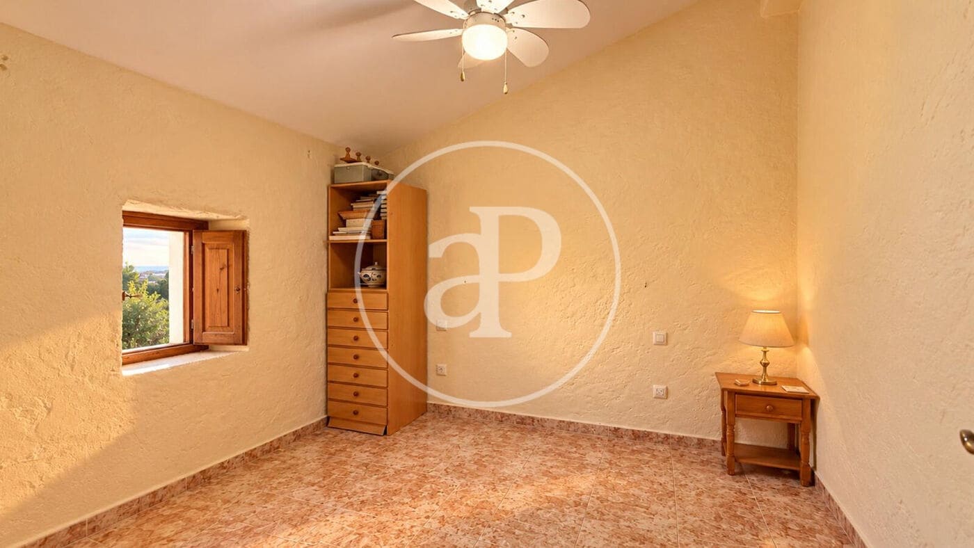 3 makuuhuone Maalaistalo myytävänä paikassa Lliria mukana uima-altaan - 449 000 € (Ref: 10089584)