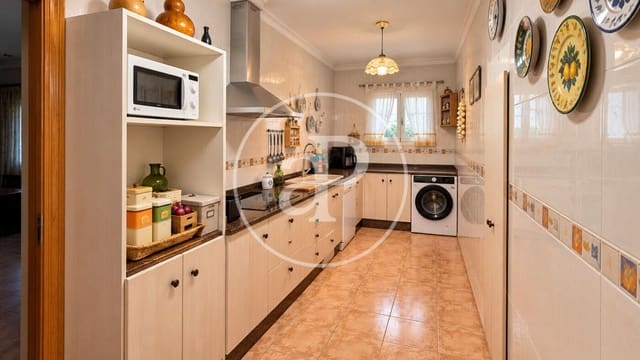 3 makuuhuone Maalaistalo myytävänä paikassa Llíria mukana uima-altaan - 449 000 € (Ref: 10089584)