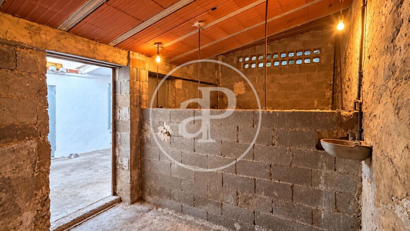 3 makuuhuone Maalaistalo myytävänä paikassa Lliria mukana uima-altaan - 449 000 € (Ref: 10089584)