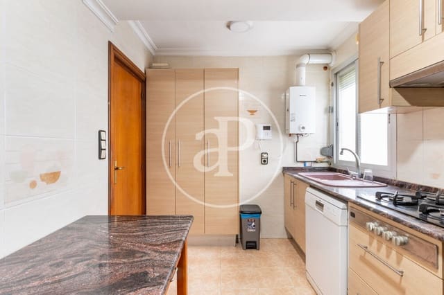 4 soveværelse Lejlighed til salg i Cabanyal-Canyamelar, Valencia by - € 450.000 (Ref: 10089585)