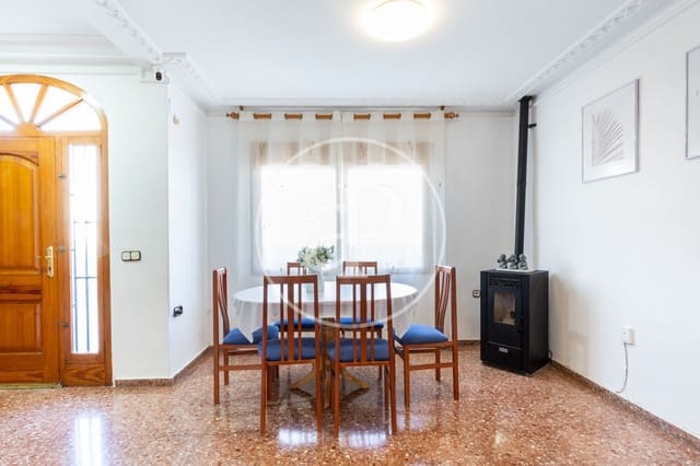 4 soverom Villa til salgs i Chiva med garasje - € 279 900 (Ref: 10098320)