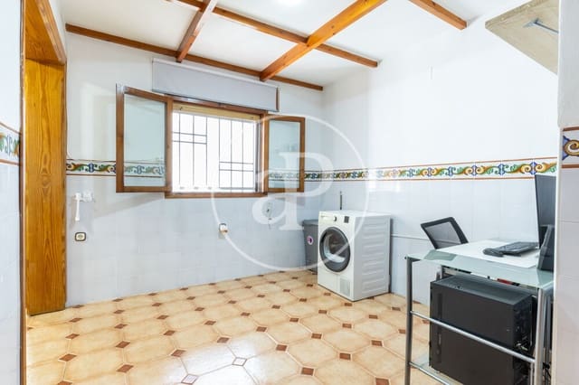 4 soverom Villa til salgs i Chiva med garasje - € 279 900 (Ref: 10098320)