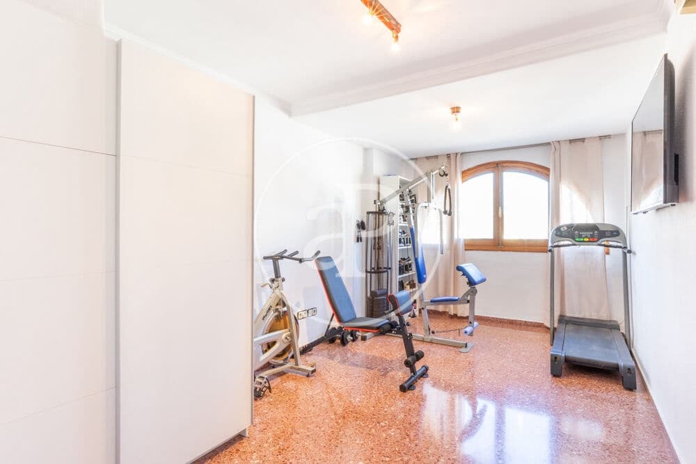 4 bedroom Villa for sale in Chiva with garage - € 279,900 (Ref: 10098320)