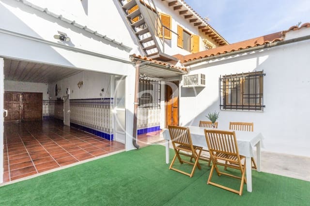 4 soverom Villa til salgs i Chiva med garasje - € 279 900 (Ref: 10098320)