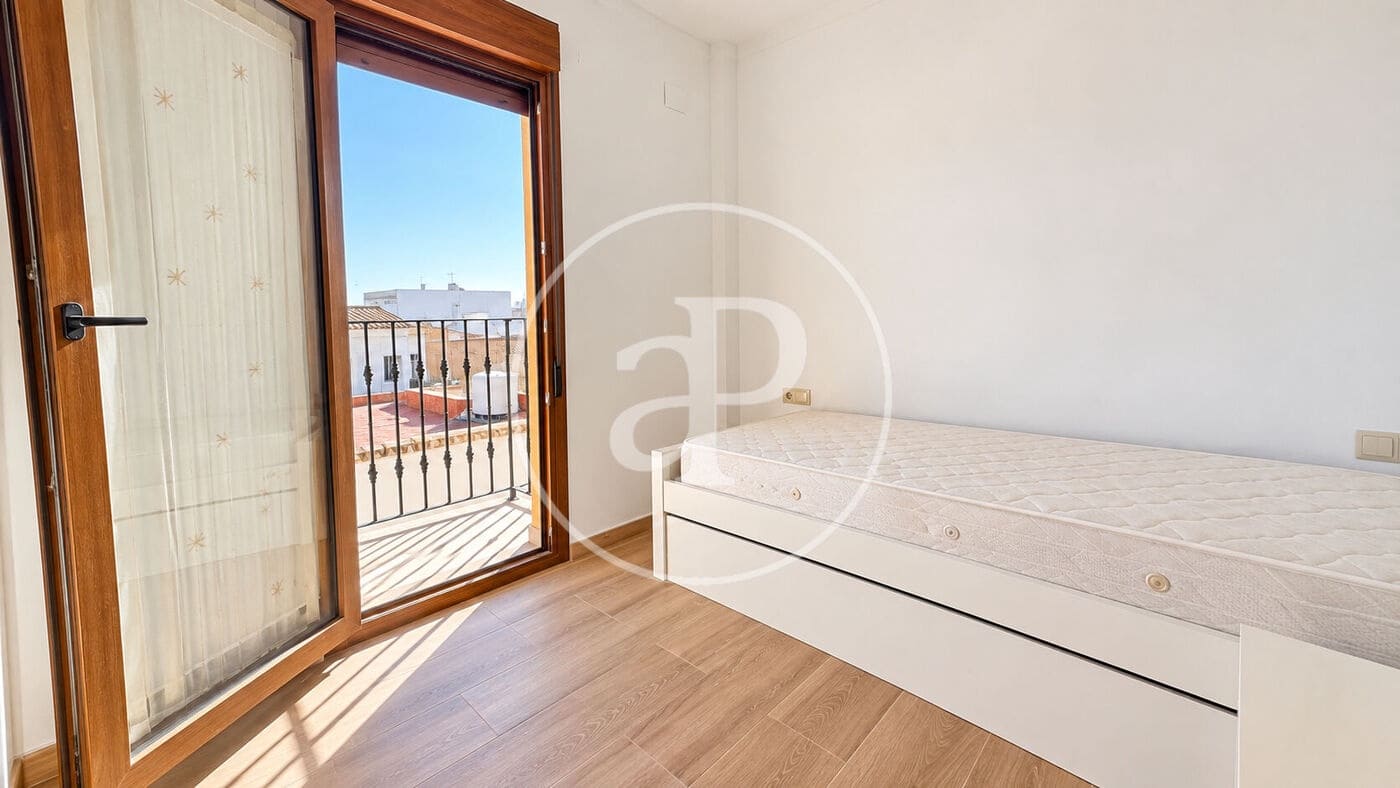 Apartamento de 3 habitaciones en Buñol en venta - 165.000 € (Ref: 10100271)