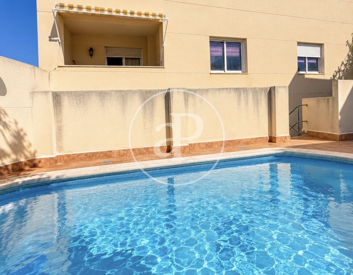 Apartamento de 3 habitaciones en Alborache en venta con piscina - 159.000 € (Ref: 10100272)
