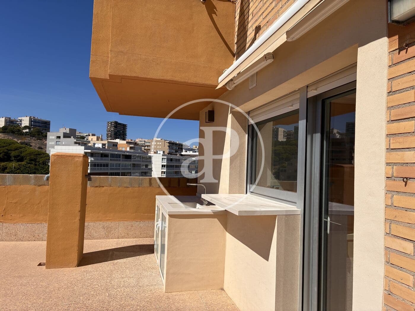 2 soveværelse Penthouse til leje i Arenales del Sol med garage - € 1.400 (Ref: 10102512)