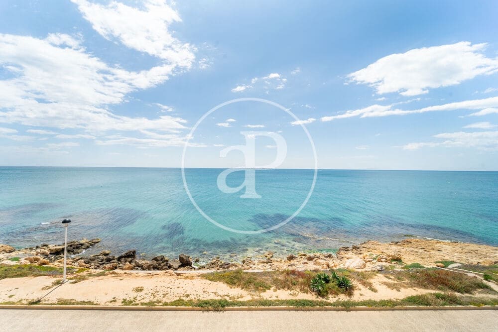 2 bedroom Apartment for rent in Alicante / Alacant city with garage - € 950 (Ref: 10102513)