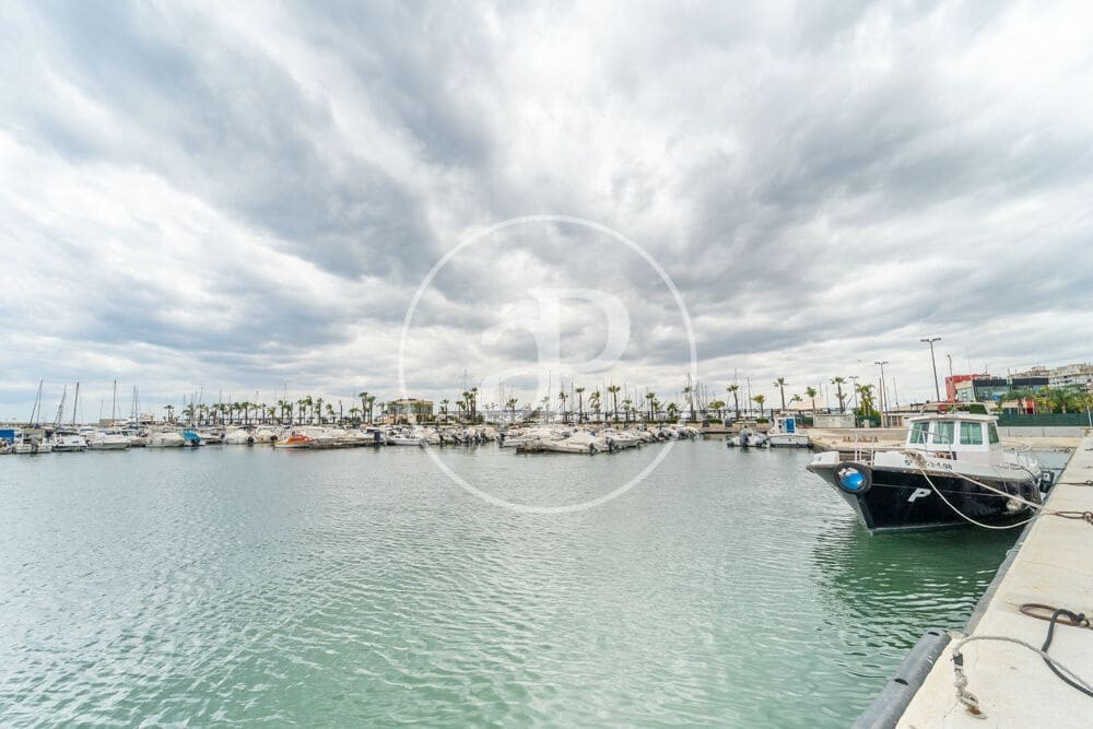 2 bedroom Apartment for rent in Alicante / Alacant city with garage - € 950 (Ref: 10102513)