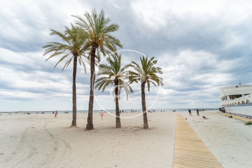 2 bedroom Apartment for rent in Alicante / Alacant city with garage - € 950 (Ref: 10102513)